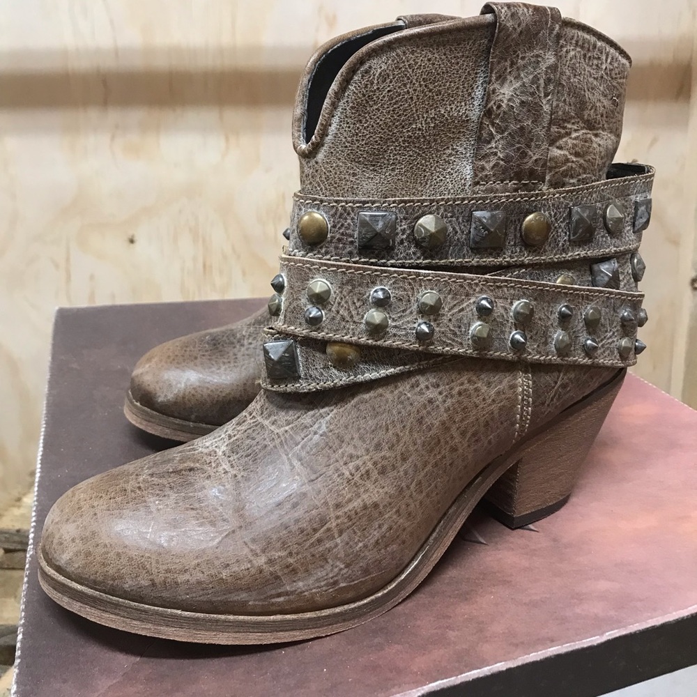 Circle G Saddle Studded Strap Ankle Boot
